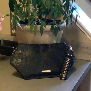 Vince Camuto leather purse. Approximately 7.5 x 11”
